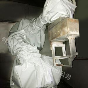 清洗环境下工业机器人必不可少的防护服——防水防护服