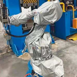 新松SR20A机器人防尘防护服的功能及制作流程