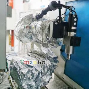 库卡KR70R2100耐高温防护服的功能及作用