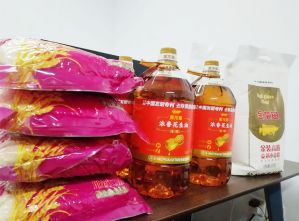 中秋佳节即将来临，特鲁门为员工派发节日礼包！