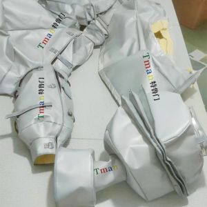 双层耐高温防护服:炼钢厂机器人的“安全铠甲”