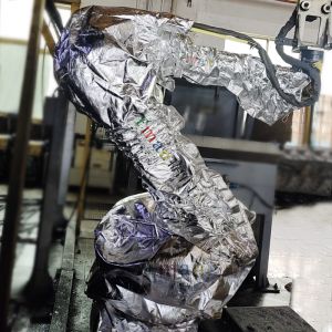 决定机器人耐高温防护服使用寿命的因素