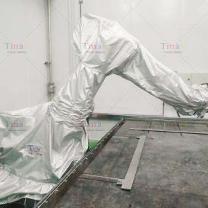 为何要使用防水防潮机器人防护服？