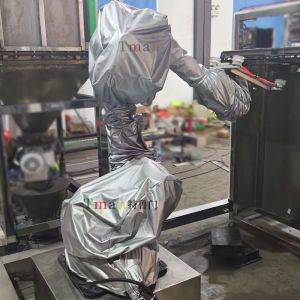 粉尘静电伤机器人?配天AIR25-1700机器人防护服来了